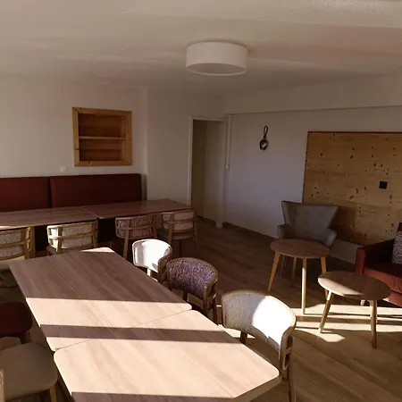 Grande Maison, Jusqu’à 14 Personnes, Calme Entre Forêt Et Montagne - Fr-1-744-47 Casa de Férias