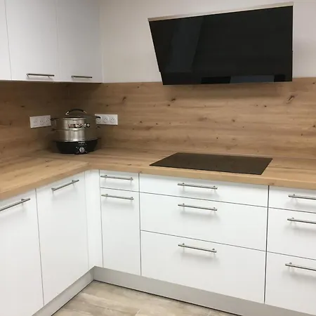 Casa de Férias Grande Maison, Jusqu’à 14 Personnes, Calme Entre Forêt Et Montagne - Fr-1-744-47