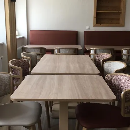 Grande Maison, Jusqu’à 14 Personnes, Calme Entre Forêt Et Montagne - Fr-1-744-47 * Hohrod