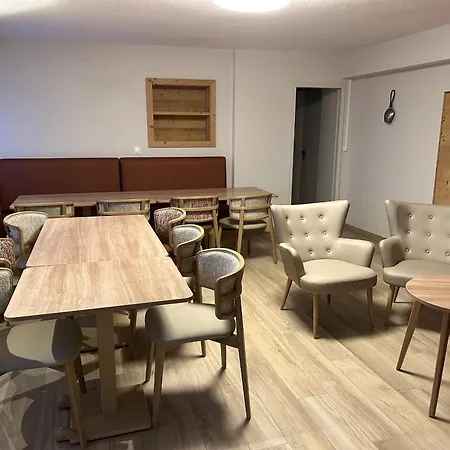 Grande Maison, Jusqu'a 14 Personnes, Calme Entre Foret Et Montagne - Fr-1-744-47 * Hohrod