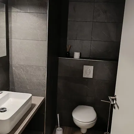 Grande Maison, Jusqu’à 14 Personnes, Calme Entre Forêt Et Montagne - Fr-1-744-47 Casa de Férias