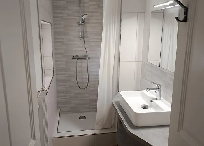 Grande Maison, Jusqu'a 14 Personnes, Calme Entre Foret Et Montagne - Fr-1-744-47 *