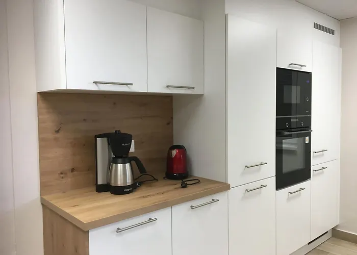 Дом отдыха Grande Maison, Jusqu'a 14 Personnes, Calme Entre Foret Et Montagne - Fr-1-744-47 *