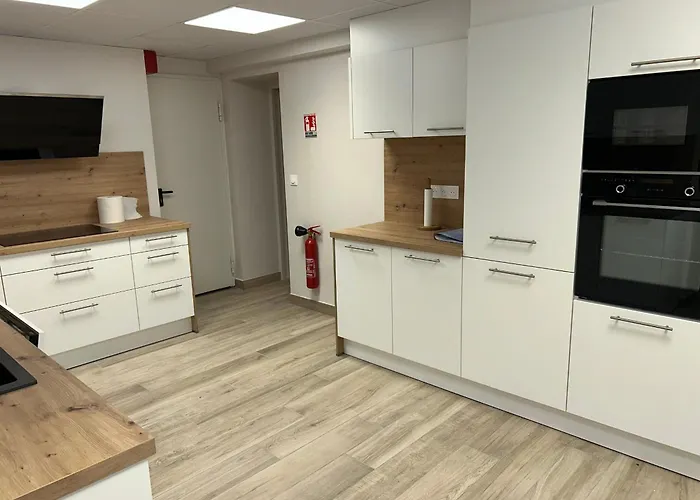 Дом отдыха Grande Maison, Jusqu'a 14 Personnes, Calme Entre Foret Et Montagne - Fr-1-744-47 *