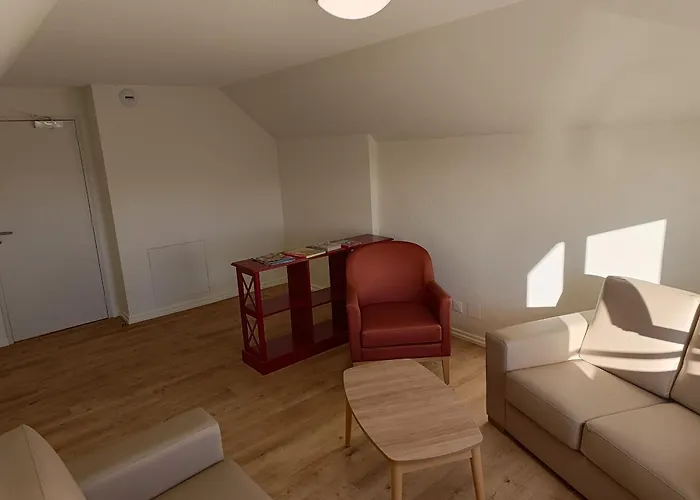 Grande Maison, Jusqu'a 14 Personnes, Calme Entre Foret Et Montagne - Fr-1-744-47