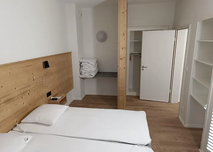 Grande Maison, Jusqu'a 14 Personnes, Calme Entre Foret Et Montagne - Fr-1-744-47